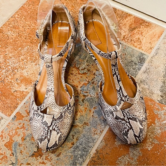 🐍NWOB! Snake/Python Print Brown/Tan/Cream T-Strap Heels! - Picture 4 of 14